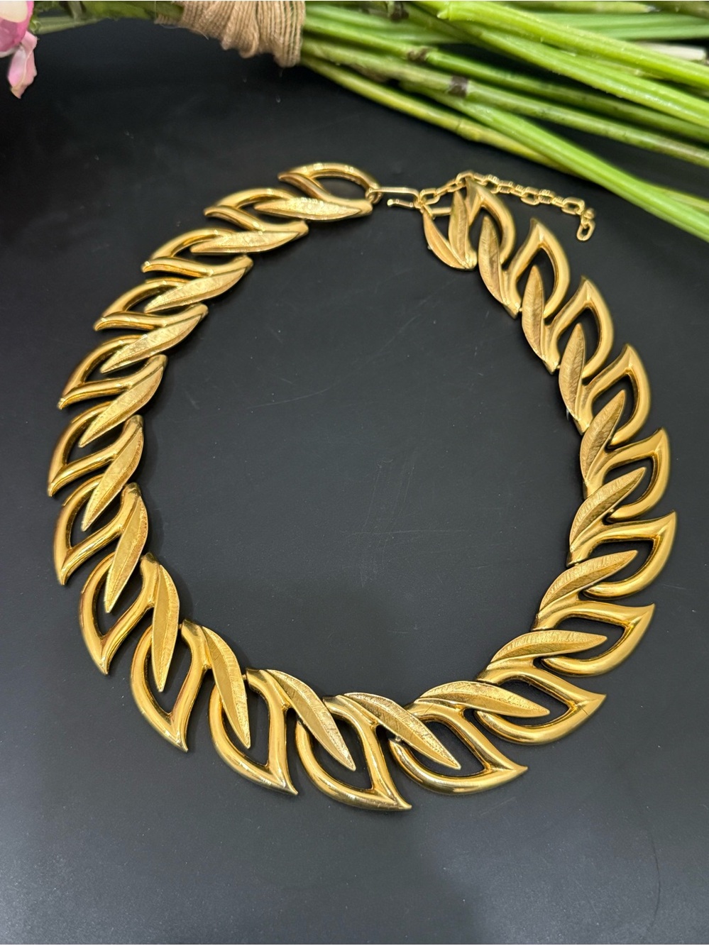 Vintage MidMod Unsigned Gold-tone Leaf Chain Chunky Statement Necklace